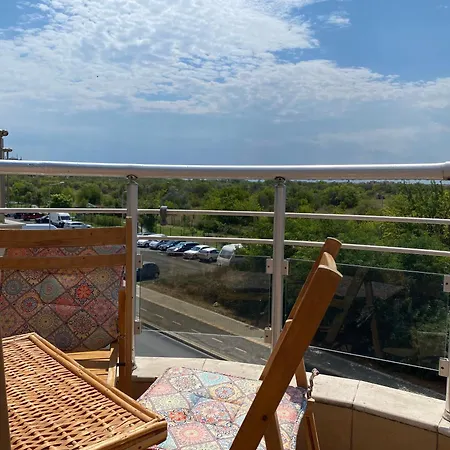 Ador 4th Floor Cherno Apartament